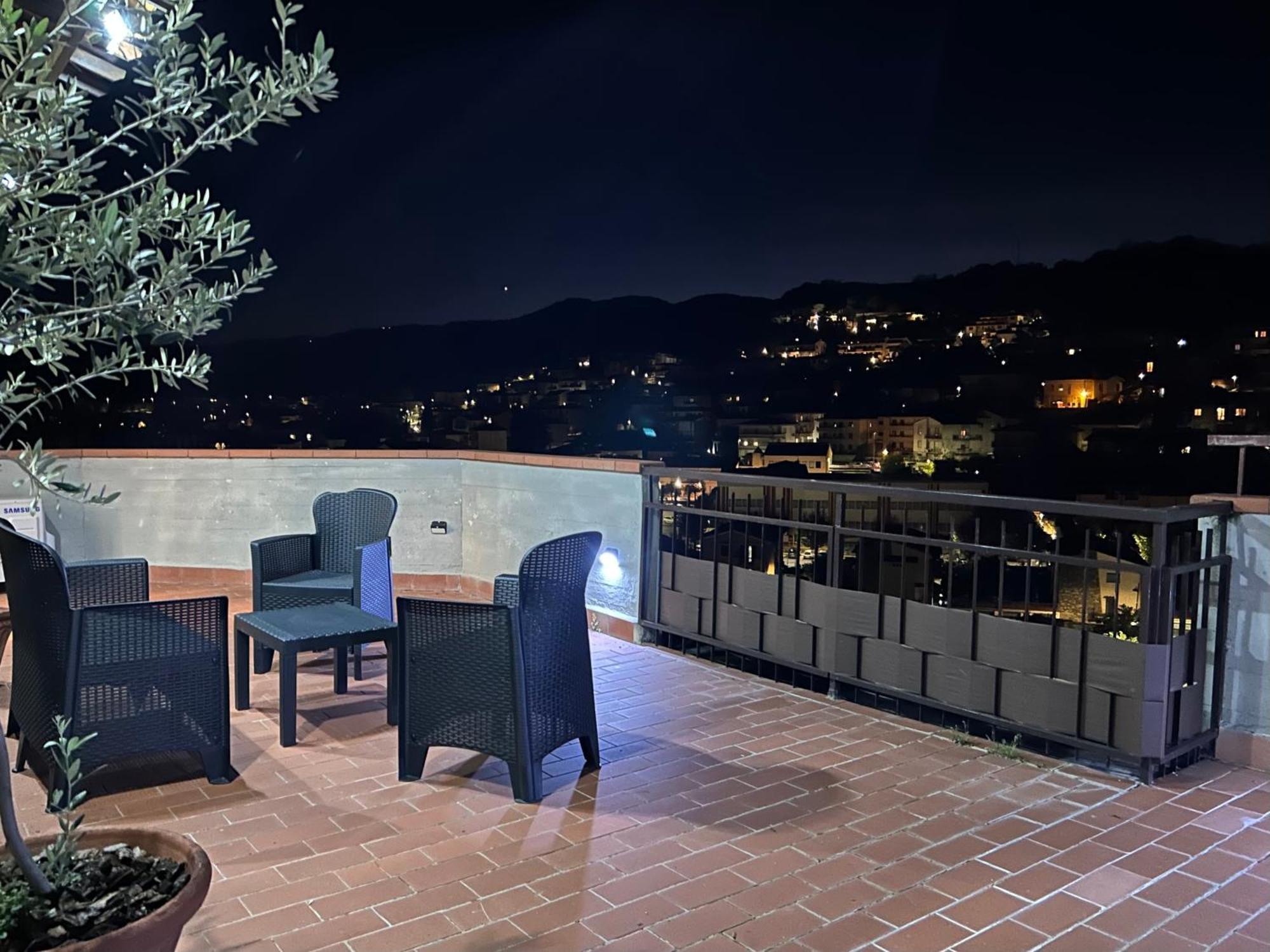 Sesto Piano Apartment 인사이사인발드아노 외부 사진